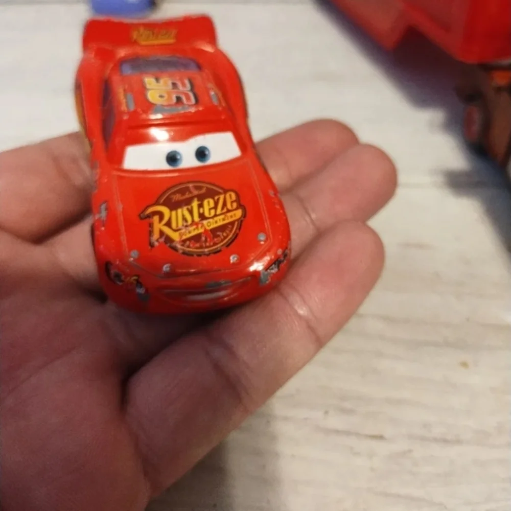 Lot9tow Mater Brown Disney/Pixar Cars 4